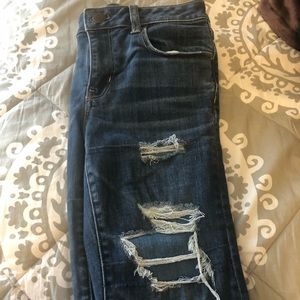AUTHENTIC AMERICAN EAGLE MEDIUM WASH JEANS!!